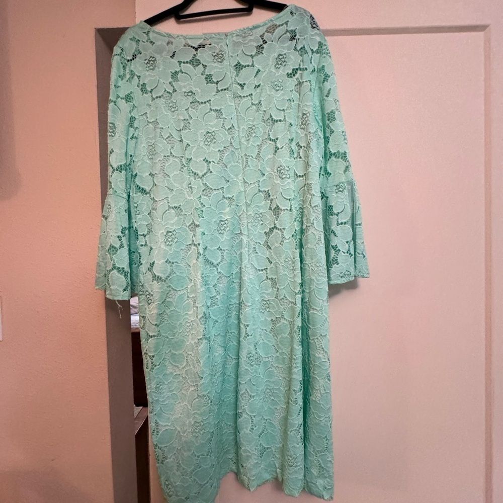 Studio One Size 18 dress with flair arms